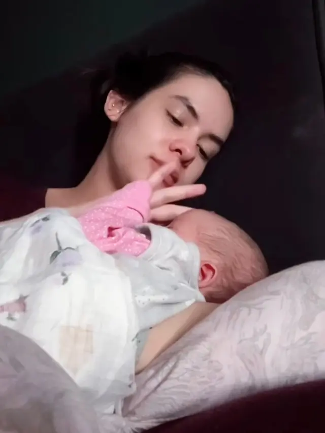 Bare Face Penuh Cinta, Potret Steffi Zamora Nikmati Peran Baru sebagai Ibu