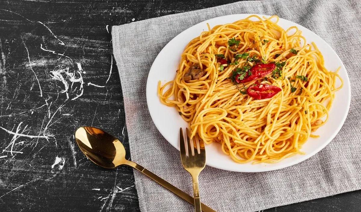 1. Mie vs Pasta: Lebih dari Sekadar Bentuk yang Mirip