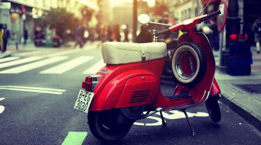 Meskipun Cuma Modal Vespa Aku Yakin Bisa Buat Kamu Bahagia