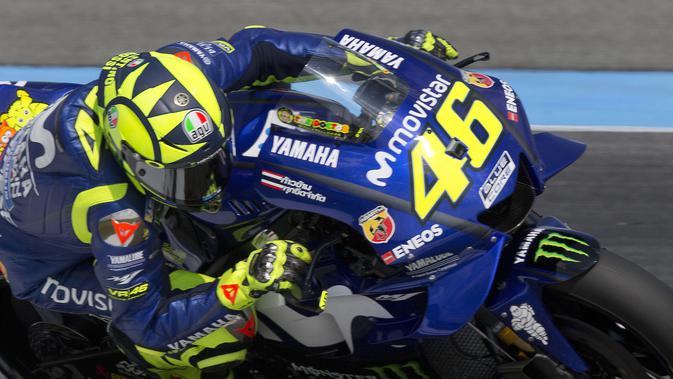Pembalap Movistar Yamaha Valentino Rossi finis di posisi keempat dalam balapan MotoGP Thailand di Sirkuit Internasional Chang, Buriram, Minggu (7/10/2019). (AP Photo/Gemunu Amarasinghe)