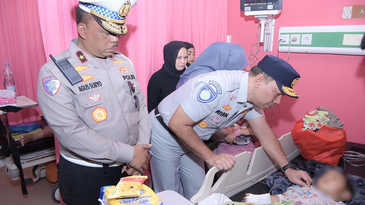 Direktur Utama PT Jasa Raharja Rivan A. Purwantono bersama Kakorlantas Polri Brigjen Pol Agus Suryonugroho di RSUD Ciawi, Bogor (Istimewa)
