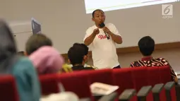Perwakilan dari Vidio.com memberikan materi pada peserta workshop jurnalisme saat gelaran Emtek Goes To Campus di Universitas Telkom, Bandung, Selasa (28/11). (Liputan6.com/Helmi Fithriansyah)