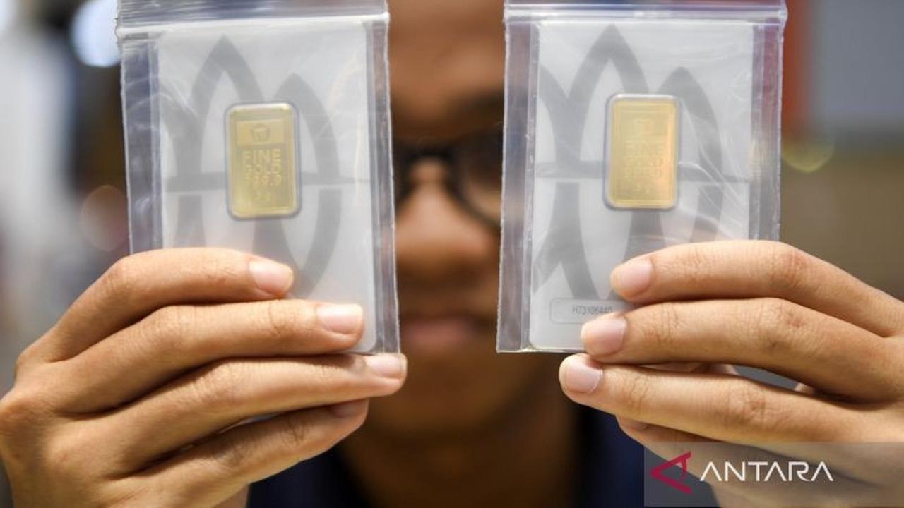 Harga Emas Antam Anjlok Rp21 Ribu per Gram pada Jumat Pagi Ini