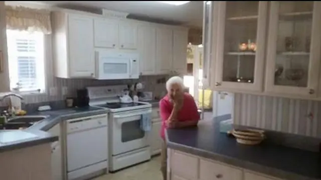 Foto Genit Nenek Jual Rumah Hebohkan Media Sosial