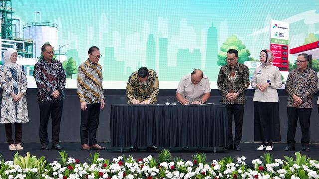 Pertamina Gandeng Badan Gizi Nasional Olah Minyak Jelantah Jadi Bahan Bakar Pesawat Ramah Lingkungan