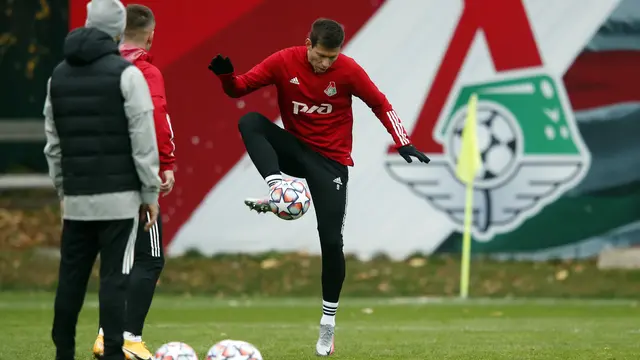Lihat Latihan Lokomotiv Moskow Jelang Hadapi Bayern Munchen