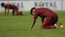 Gelandang Timnas Indonesia, Witan Sulaeman, sujud usai melawan Thailand pada laga PSSI 88th U-19 di Stadion Pakansari, Jawa Barat, Minggu (23/9/2018). Kedua negara bermain imbang 2-2. (Bola.com/Vitalis Yogi Trisna)