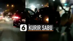 Baru-baru ini beredar video detik-detik penangkapan kurir sabu-sabu. polisi berhasil menangkap beberapa pelaku dan sedang menyelidiki kasus ini lebih lanjut.
