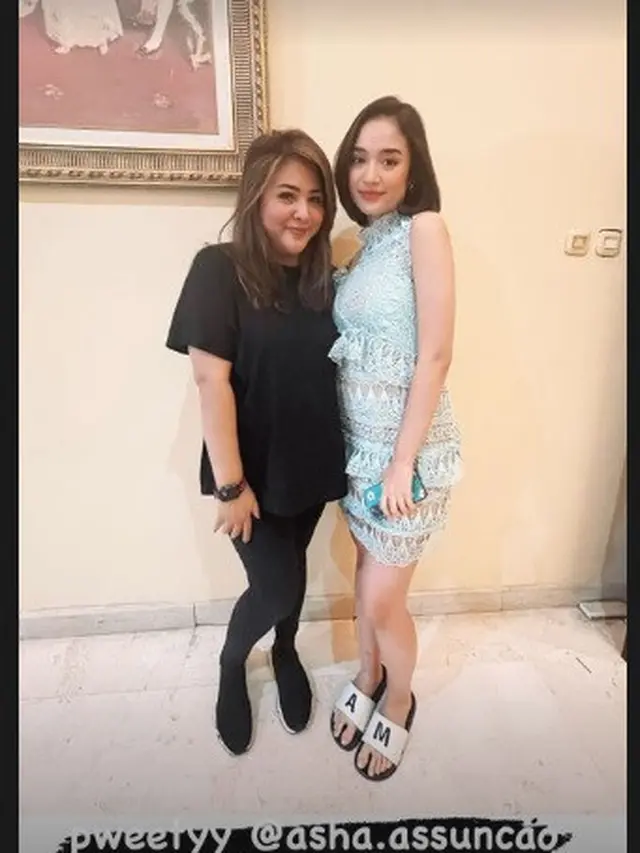 Audy Item di Lokasi Syuting Buku Harian Seorang Istri