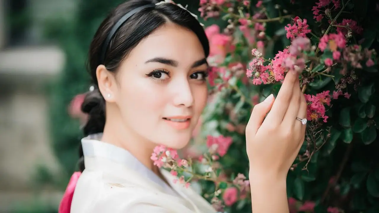 [Bintang] Cerah Ceria, 5 Gaya Citra Kirana dengan Outfit Warna-Warni