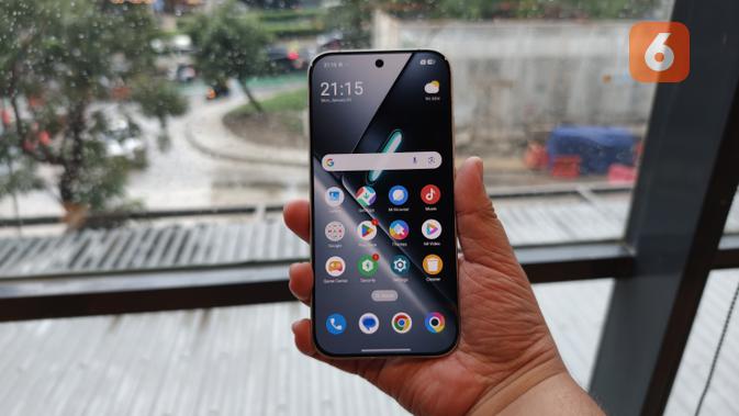 Poco X8 Pro dilengkapi dengan layar AMOLED berukuran 6,59 inci, refresh rate 120Hz, dan HDR10+. (Liputan6.com/ Yuslianson)
