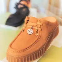 Clarks hadirkan koleksi ramadan tahun 2025 yang elegan dan nyaman dipakai sehari-hari. (Sumber: Clarks Indonesia).