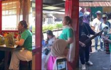 Kenang Masa Sulit, Potret Inul Daratista Sawer Pengamen saat Makan di Kedai Bakso Malang