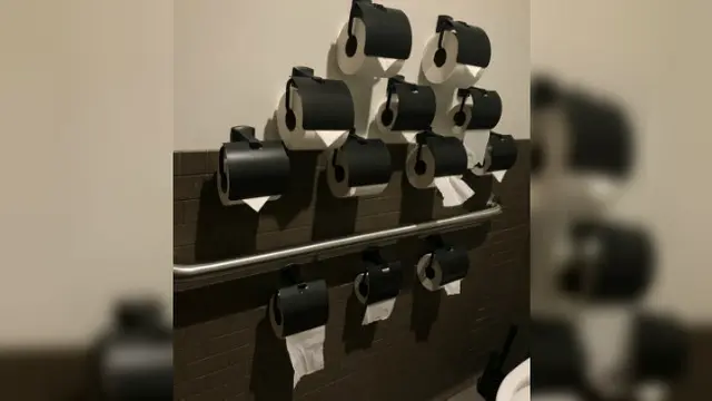 Fasilitas-fasilitas suatu bangunan seharusnya memudahkan setiap aktivitas orang agar lebih terbantu dalam menjalankan kegiatan.