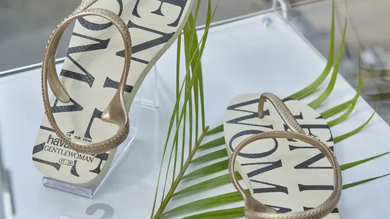 Beda Gaya Pantai ala Amanda Rawless dan Nia Ramadhani dengan Sandal Rp700 Ribu-an dari Havaianas x GENTLEWOMAN