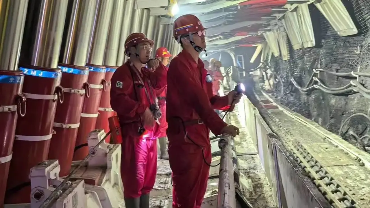 PT Sumber Daya Energi (PT SDE) secara resmi memulai operasi komersial produksi batubara bawah tanah berskala besar yang pertama.