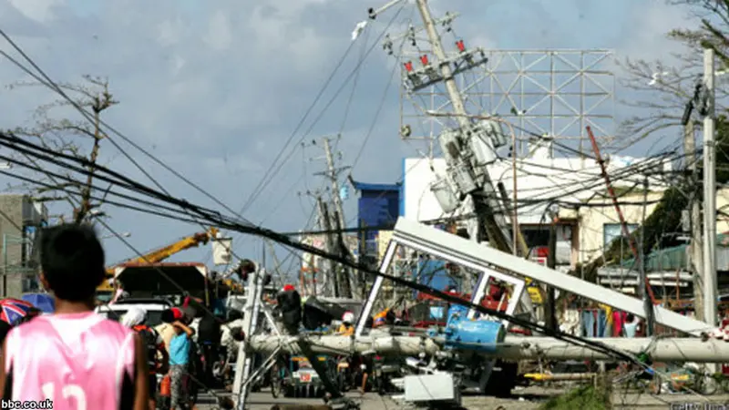 topan-haiyan-bbc-131111c.jpg