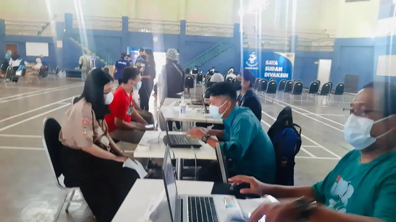 NasDem gelar vaksinasi Covid-19 terhadap pelajar di Jakarta