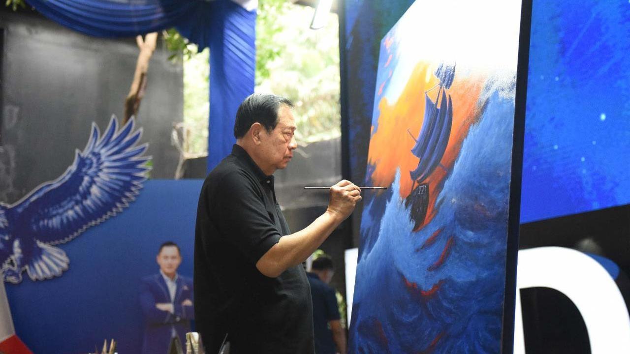 FOTO: SBY Rayakan HUT Demokrat ke-24 dengan Lukisan ‘Only The Strong’