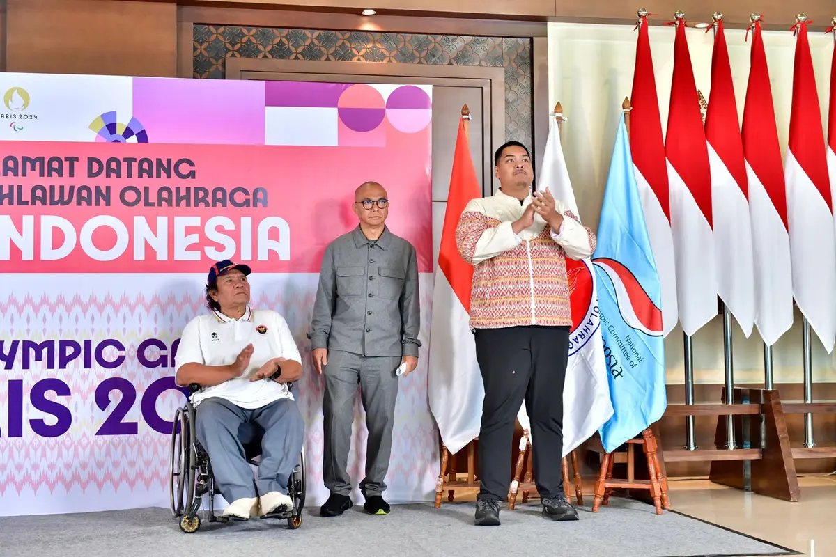 Menpora Dito saat menyambut atlet Paralimpiade 2024