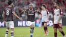Selebrasi striker Fluminense, John Kennedy (tengah) setelah mencetak gol kedua timnya ke gawang Al Ahly pada laga semifinal Piala Dunia Klub 2023 di King Abdullah Sports City Stadium, Arab Saudi, Selasa (19/12/2023) dini hari WIB. (AP Photo/Manu Fernandez)