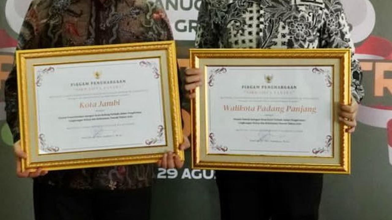 Fadly Amran menyampaikan rasa syukur atas dua raihan penghargaan Nirwasita Tantra 2022 untuk Kepala Daerah  dan Pemerintah Daerah ini.