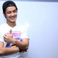 Bukan hal yang aneh jika para aktor dan aktris melakukan berbagai hal untuk mendukung kesuksesan kariernya. Seperti yang baru saja yang dilakukan Morgan Oey untuk film terbarunya. (Nurwahyunan/Bintang.com)