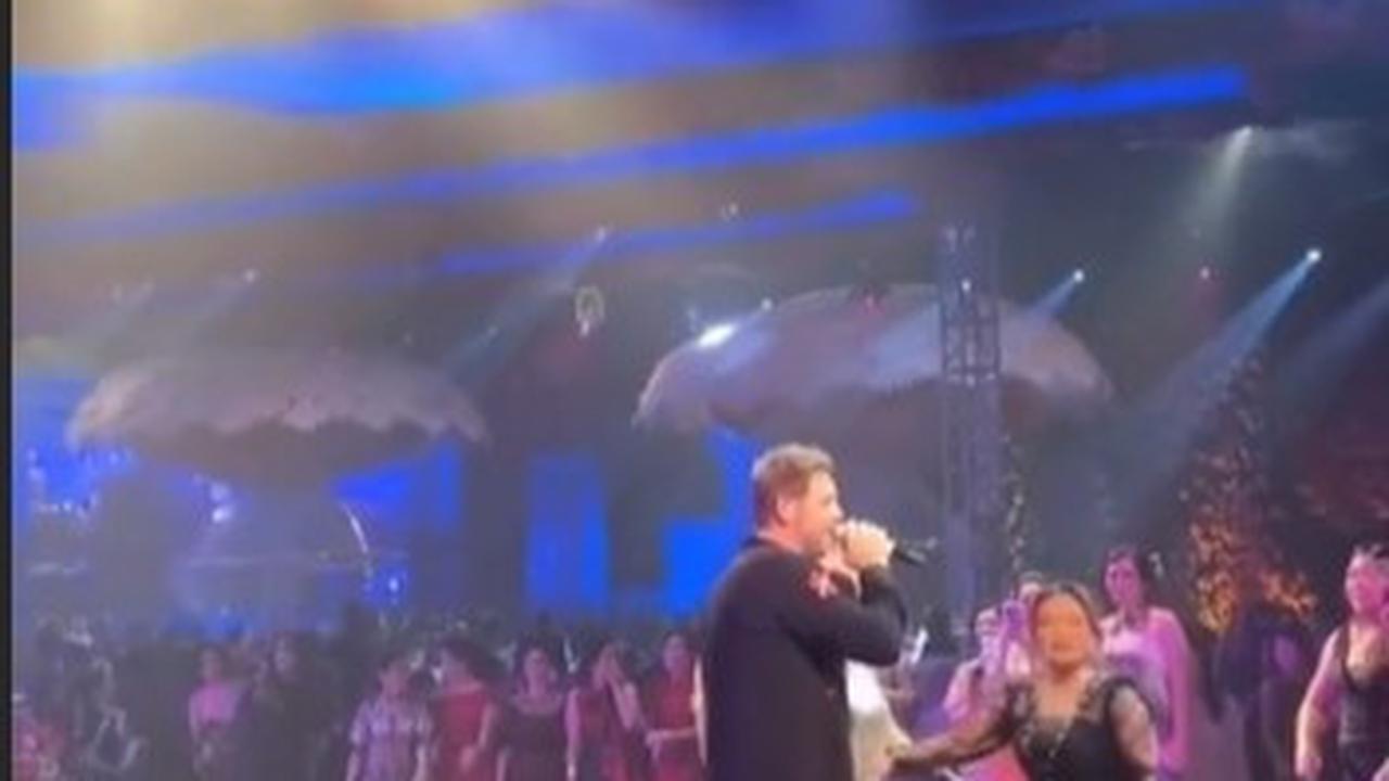 Bryan Wstlife Nyanyi Lagu Romantis