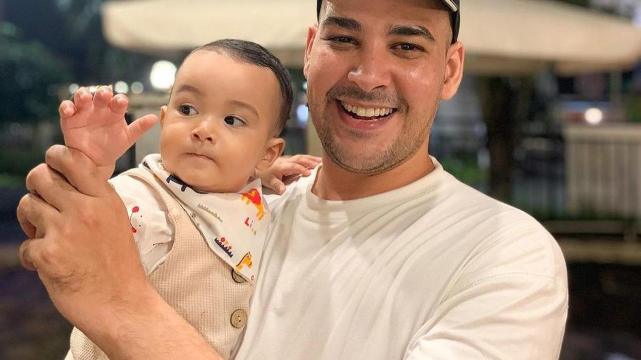 Dari pernikahannya dengan Fatimah, Riza telah dikaruniai seorang anak lelaki tampan bernama Zain.<br>