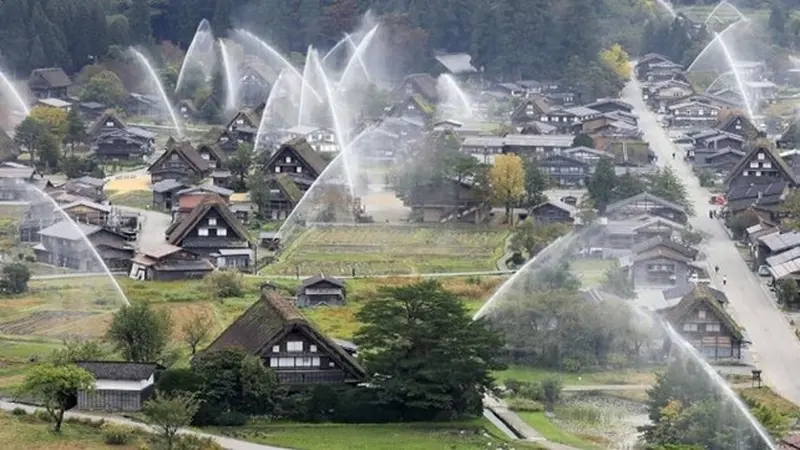 Diakui UNESCO, Ini Desa Shirakawa-go yang Punya Pemadam Api Terunik di Dunia