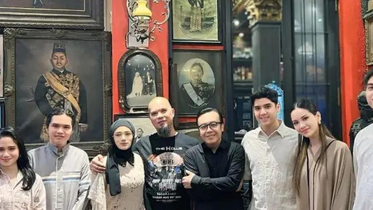 Potret Kedekatan Mulan Jameela dengan Putra Sambungnya, Ikut Gladi Persiapan Siraman Al Ghazali