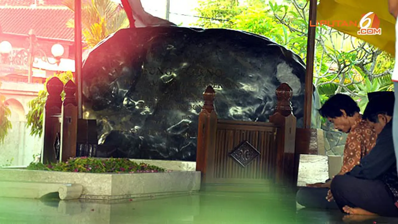 makamsoekarno-1-131002.jpg