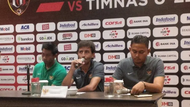 Konfrensi pers Bali United vs Timnas U-22 Indonesia (Liputan6.com / Dewi Divianta)