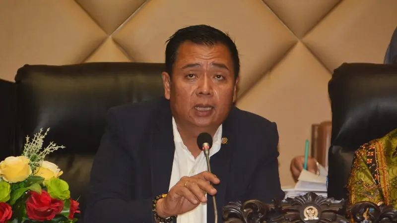 Ketua Komisi V DPR RI Lasarus mendapat penghargaan sebagai 'Legislator Pro Pembangunan Infrastruktur dan Transportasi' dalam helatan Koordinatoriat Wartawan Parlemen atau KWP Award 2023.