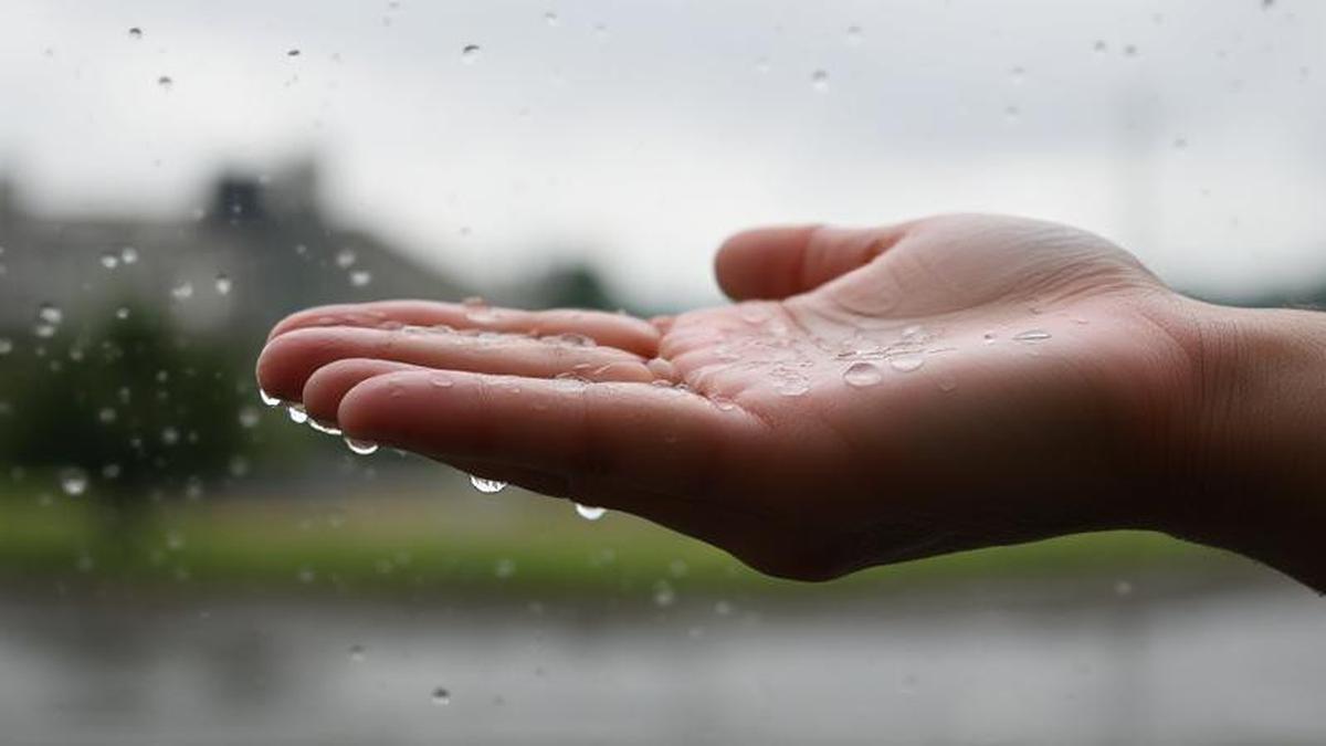 Paparan Mikroplastik di Air Hujan, Bisa Bikin Peradangan pada Kulit Kering dan Luka