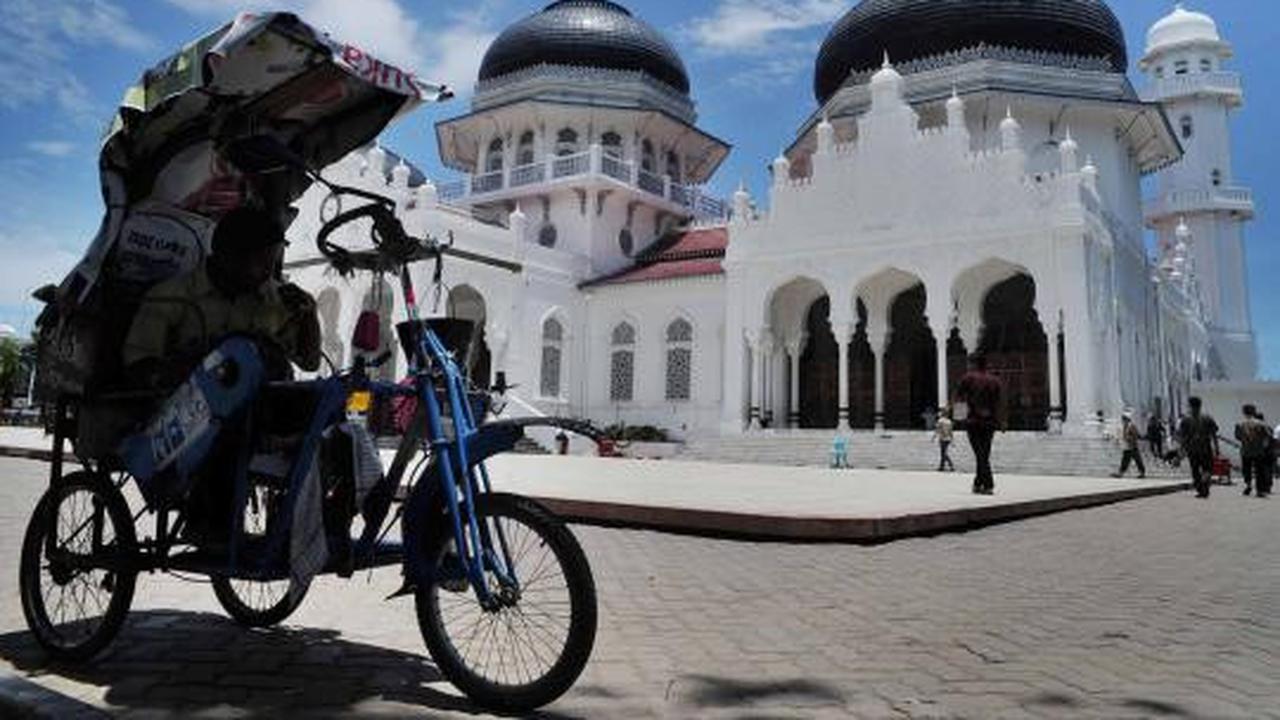 Salat Jumat di Aceh pasca gempa 8,5 SR