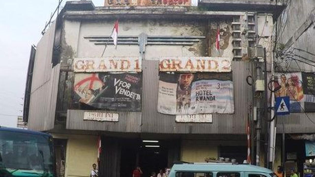 1. Pergi ke bioskop