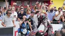 Pembalap Ducati Lenovo Team, Marc Marquez, berhasil memenangi balapan MotoGP Italia 2025 di Sirkuit Mugello pada Minggu (22/6/2025). Ini adalah kemenangan Marquez yang ke-93 selama berkarier di Grand Prix. (AP Photo/Antonio Calanni)