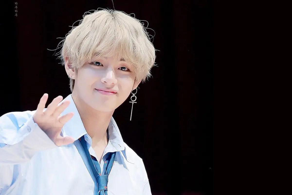 V `BTS`