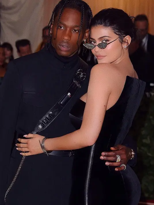 Travis Scott sendiri selalu mengatakan bahwa dirinya beruntung bisa bersama dengan Kylie Jenner. (instagram/kyliejenner)