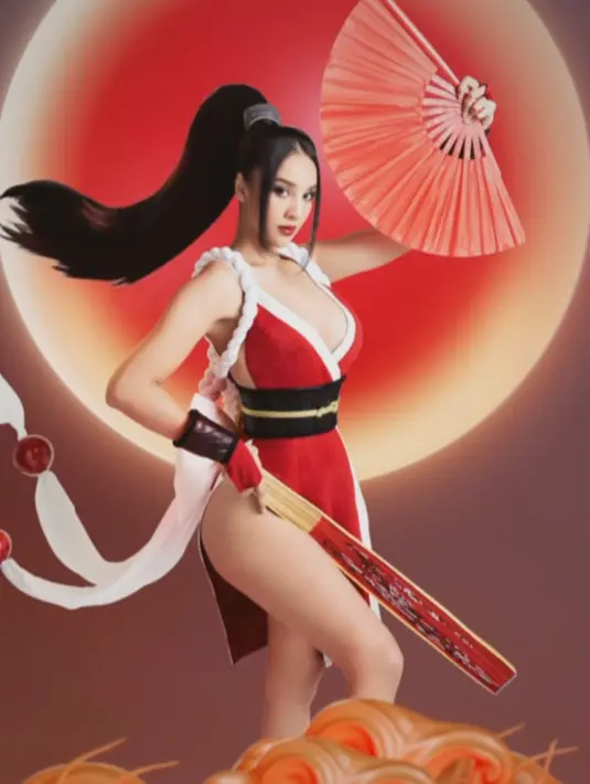 Anya tampil totalitas seperti tokoh aslinya lewat bantuan fashion stylist @iwanlatiff. [Foto: IG/winstongomez]