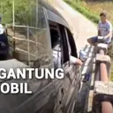 Jembatan Gantung Dilewati Mobil