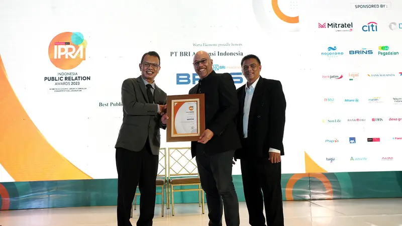 BRI Insurance (BRINS) berhasil meraih penghargaan sebagai Best Public Relation in Company Strategy on Integrating Product and Services to Increase Company Value Added kategori General Insurance yang diberikan Warta Ekonomi.