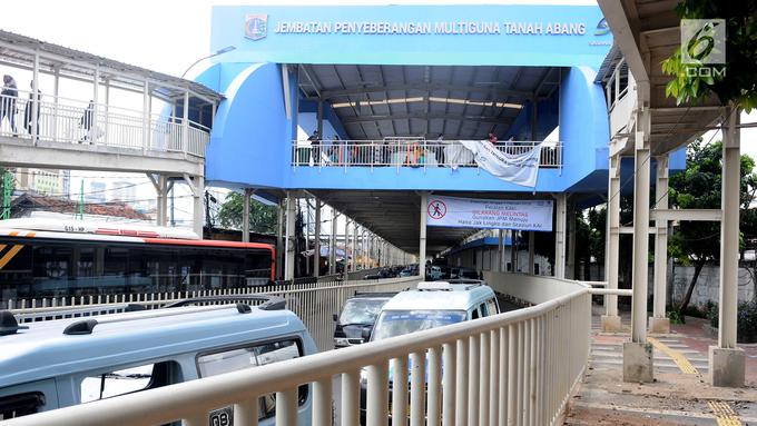 Stasiun Tanah Abang dan Palmerah Kembali Beroperasi Usai 