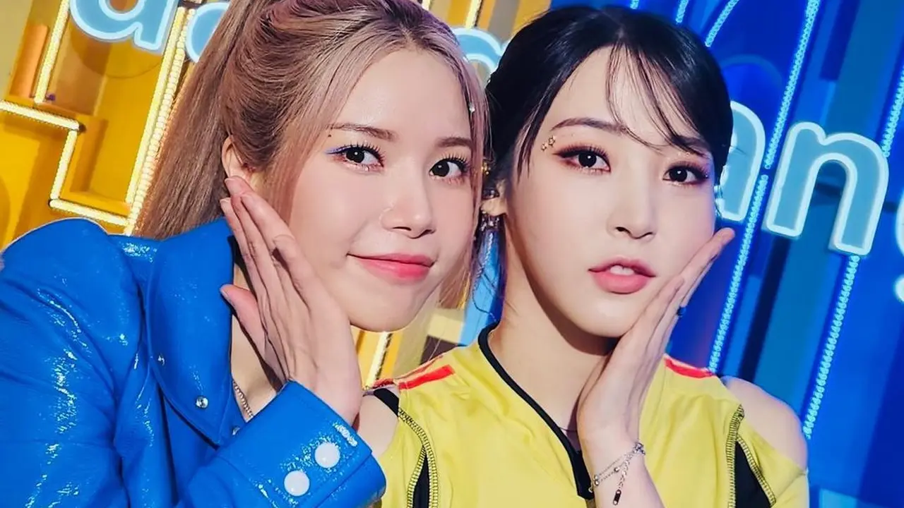 Solar & Moonbyul Mamamoo