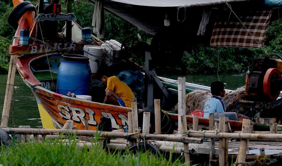 Ketiga, harga solar subsidi per liternya Rp 6.500 per liter untuk semua SPBU.<br>