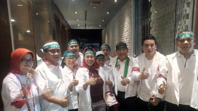 26 CDR  KAOS  TETAP JOKOWI YENNY WAHID DOWNLOAD PSD ZIP 