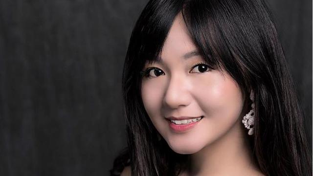 Cantik dan Bersuara Indah, Carollyne Dewi Siap Rilis Album Baru