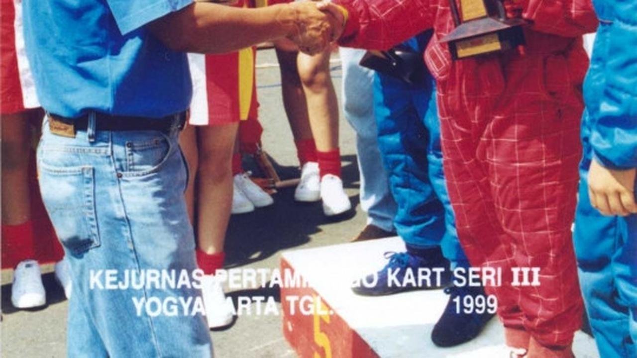 Foto-foto kesuksesan karir Rio Haryanto di sepanjang dunia balap