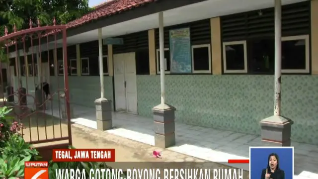 Warga Tegal Gotong Royong Bersihkan Rumah Usai Banjir Bandang